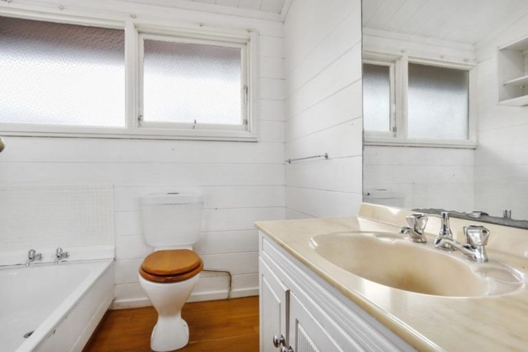 Photo of property in 5 Elgin Place, Red Beach, 0932