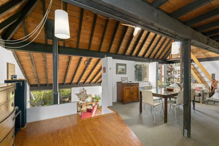 Photo of property in 22 Rakeiora Grove, Korokoro, Lower Hutt, 5012