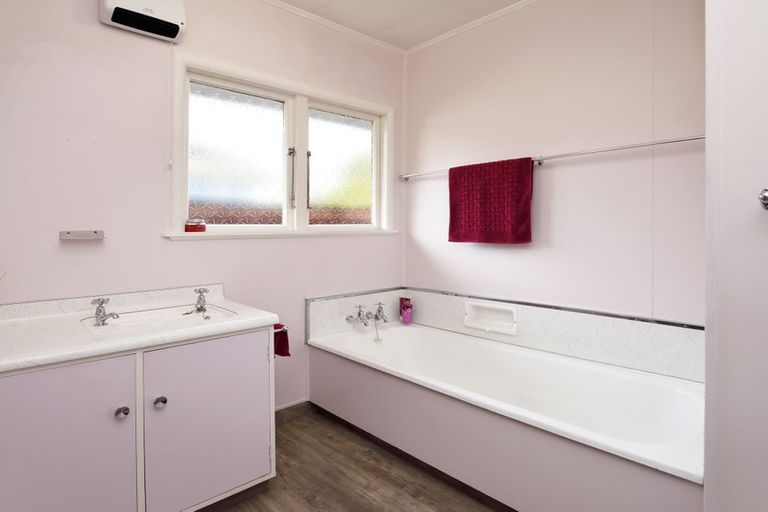 Photo of property in 6 Keats Crescent, Stoke, Nelson, 7011