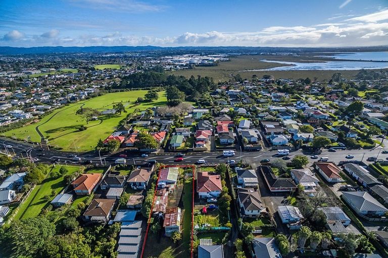 Photo of property in 1608 Great North Road, Waterview, Auckland, 1026