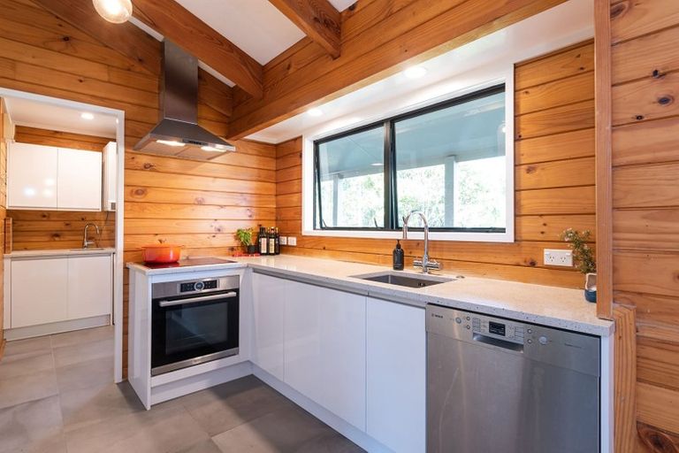 Photo of property in 2/19 Becroft Drive, Forrest Hill, Auckland, 0620