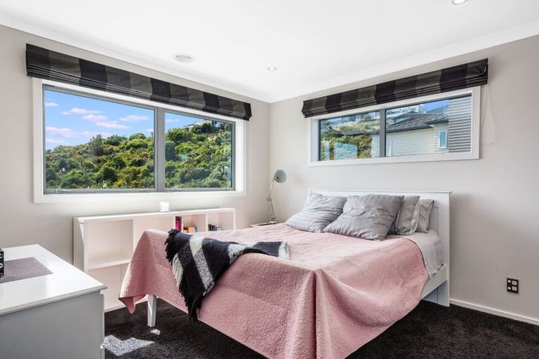 Photo of property in 13 Canary Way, Whitby, Porirua, 5024