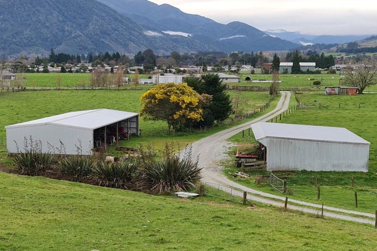 Photo of property in 72 Hotham Street, Murchison, 7007