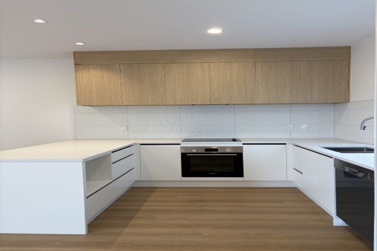 Photo of property in 14b Elcoat Avenue, Te Atatu South, Auckland, 0610