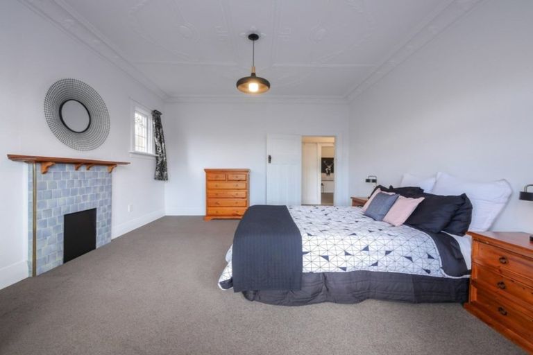 Photo of property in 33 Beach Street, Saint Clair, Dunedin, 9012