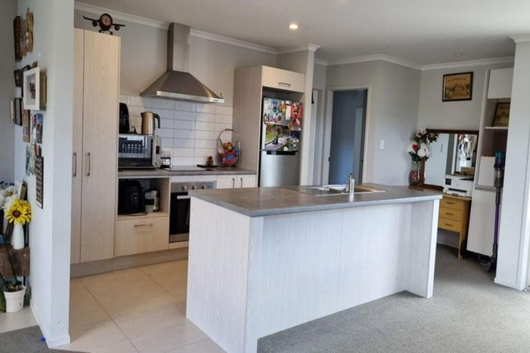 Photo of property in 10 Furlong Road, Papamoa, 3118