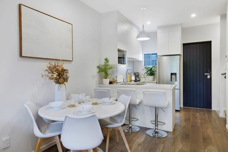 Photo of property in 41 Morihana Close, Glen Eden, Auckland, 0602