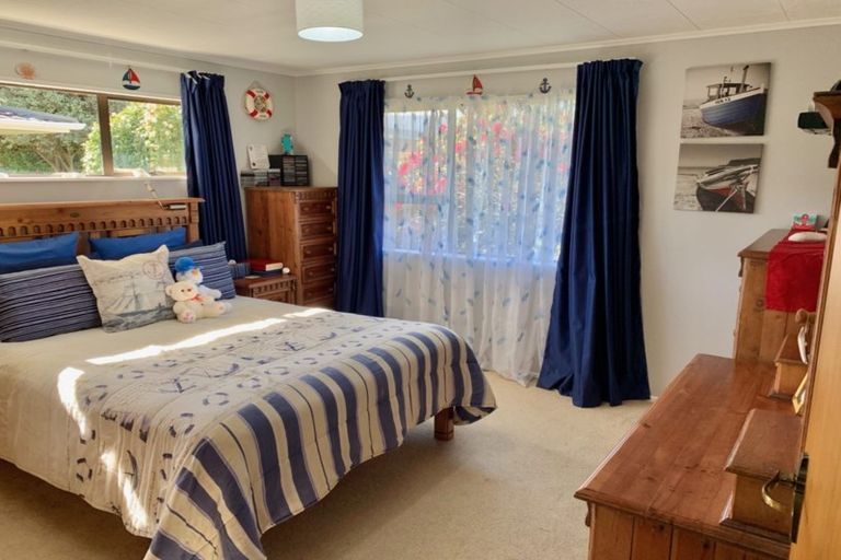 Photo of property in 5 Renata Road, Otaki, 5512