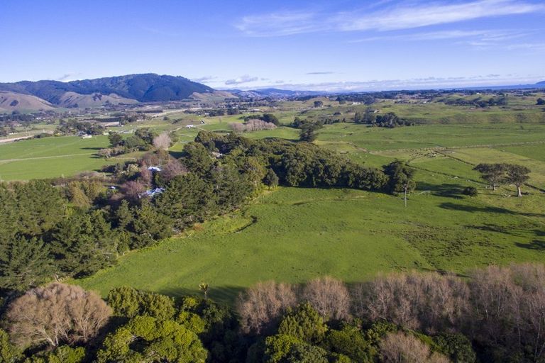 Photo of property in 63 Te Horo Beach Road, Te Horo, Otaki, 5581