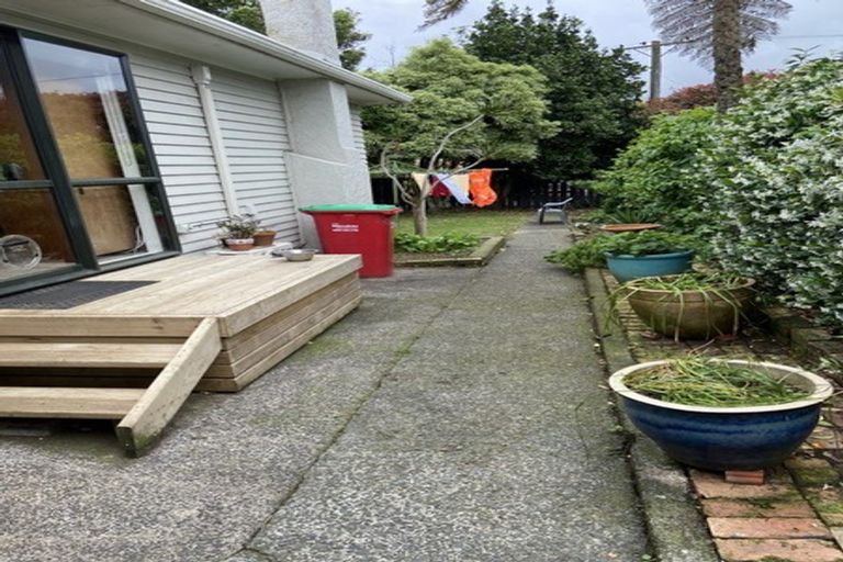 Photo of property in 122 Mahia Road, Wattle Downs, Auckland, 2103