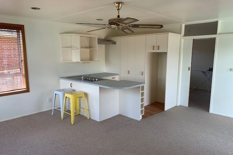 Photo of property in 23 Knights Road, Rothesay Bay, Auckland, 0630