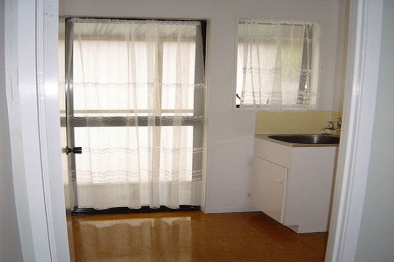 Photo of property in 12 Edwin Freeman Place, Ranui, Auckland, 0612