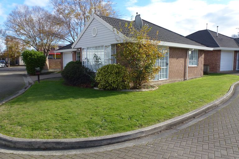 Photo of property in 1 The Mews, Palmerston North, 4410