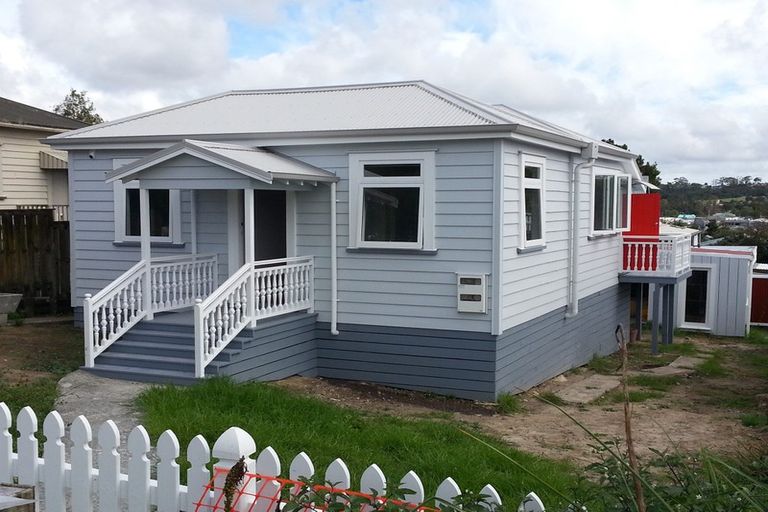 Photo of property in 26 Archibald Road, Kelston, Auckland, 0602