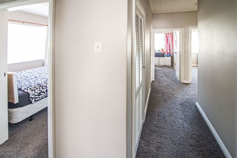 Photo of property in 11 Mcgregor Crescent, Masterton, 5810