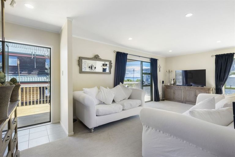 Photo of property in 1315 Whangaparaoa Road, Army Bay, Whangaparaoa, 0930