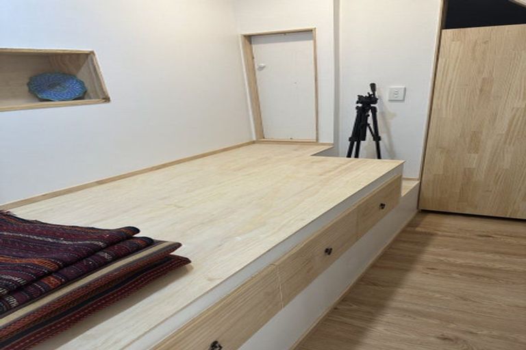 Photo of property in 1/324 Glenfield Road, Glenfield, Auckland, 0629