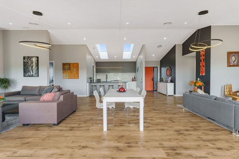 Photo of property in 5 Vickers Way, Acacia Bay, Taupo, 3385