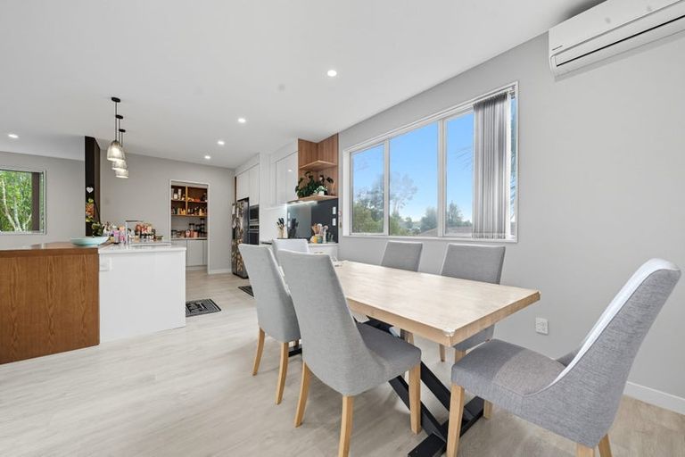 Photo of property in 32b Tirimoana Road, Te Atatu South, Auckland, 0602