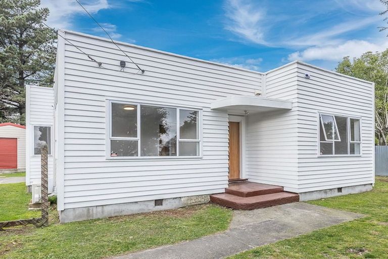 Photo of property in 8 Cambridge Street, Levin, 5510