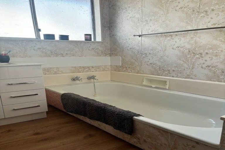 Photo of property in 48 Kings Crescent, Hutt Central, Lower Hutt, 5010