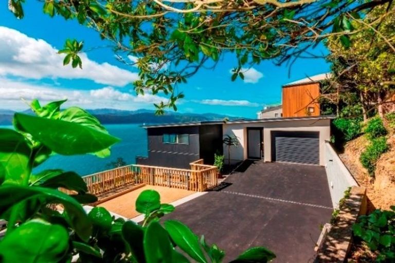 Photo of property in 67 Pretoria Road, Karaka Bays, Wellington, 6022