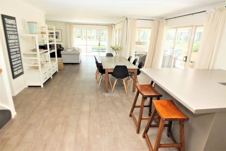 Photo of property in 708 Matarangi Drive, Matarangi, Whitianga, 3592