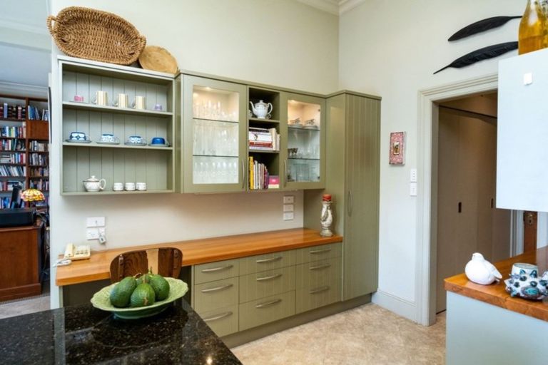 Photo of property in 11 Hukarere Road, Bluff Hill, Napier, 4110