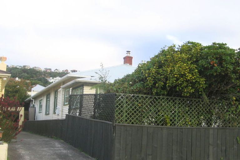 Photo of property in 17 Fernlea Avenue, Karori, Wellington, 6012