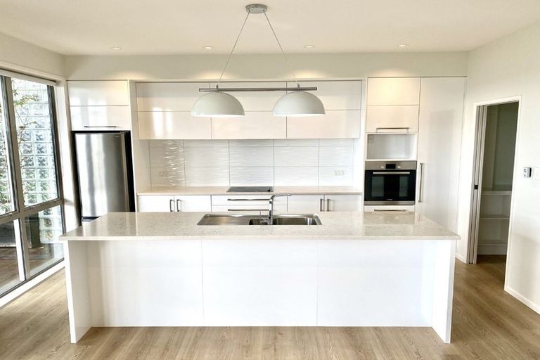 Photo of property in 72 Anzac Road, Pukekohe, 2120