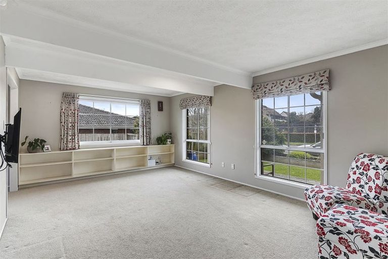 Photo of property in 65 Aviemore Drive, Highland Park, Auckland, 2010