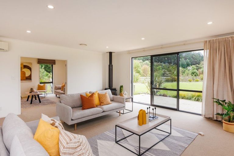 Photo of property in 71 County Heights Drive, Aokautere, Palmerston North, 4471