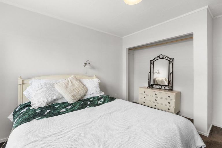 Photo of property in 2/2 Church Road, Taradale, Napier, 4112