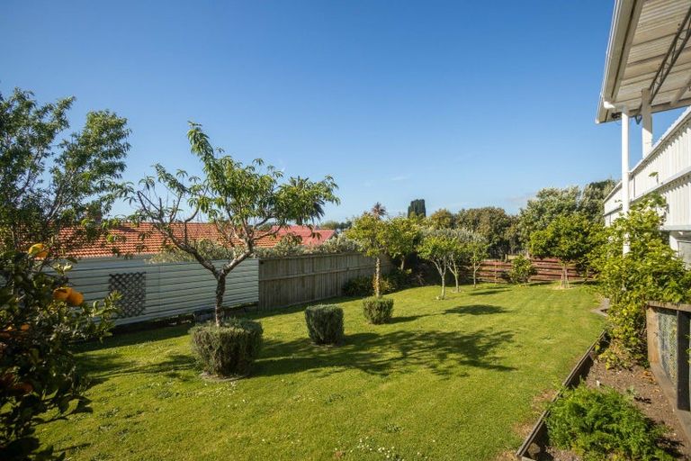 Photo of property in 8 Lismore Street, Strandon, New Plymouth, 4312