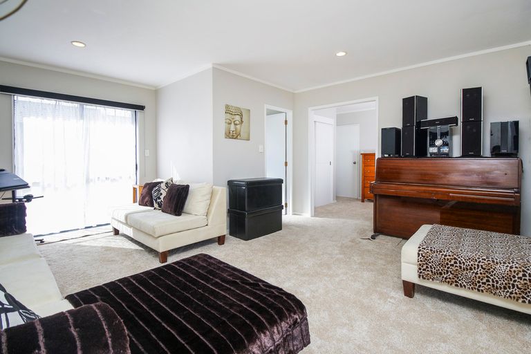 Photo of property in 49 Garton Drive, Massey, Auckland, 0614