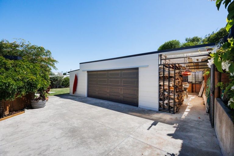 Photo of property in 35 Shortt Street, Foxton Beach, Foxton, 4815