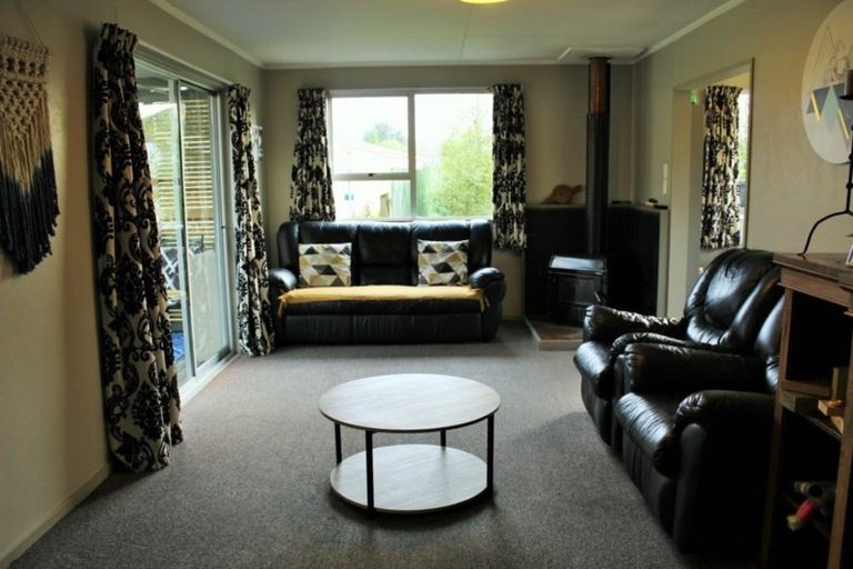 Photo of property in 3 Broderick Street, Te Anau, 9600