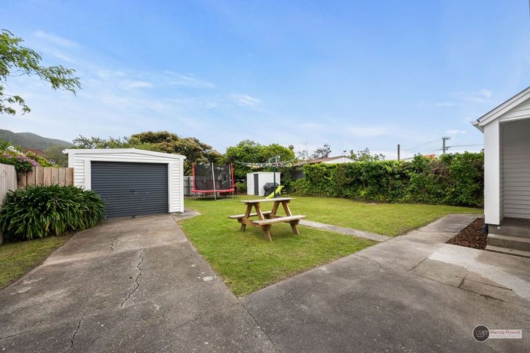 Photo of property in 2 Rumgay Street, Fairfield, Lower Hutt, 5011