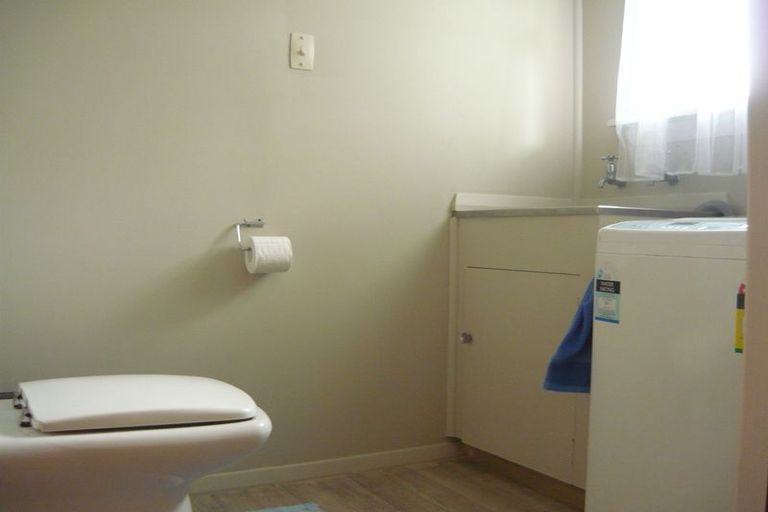 Photo of property in 42 Parsonage Road, Waimate, 7924