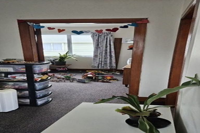 Photo of property in 27 Bulteel Street, New Plymouth, 4310