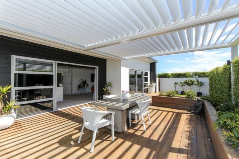 Photo of property in 18 Wentworth Lane, Waiwhakaiho, New Plymouth, 4312