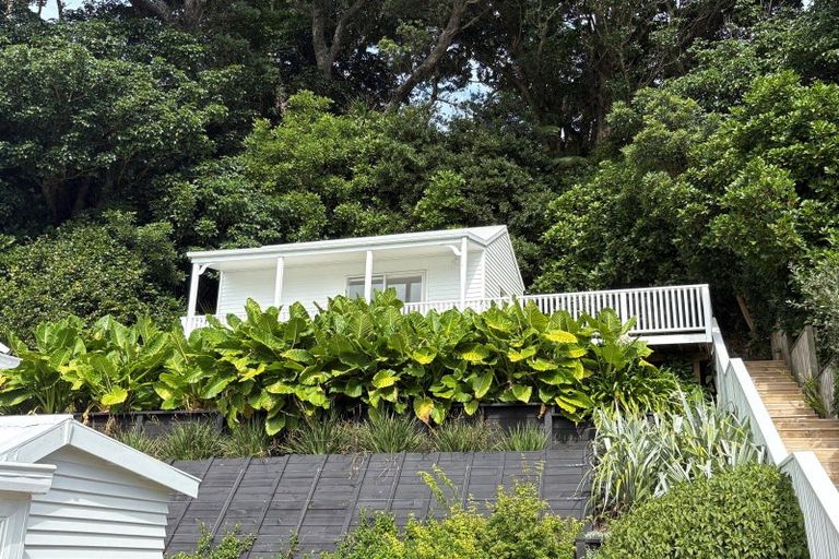 Photo of property in 16 Bracken Street, New Plymouth, 4310