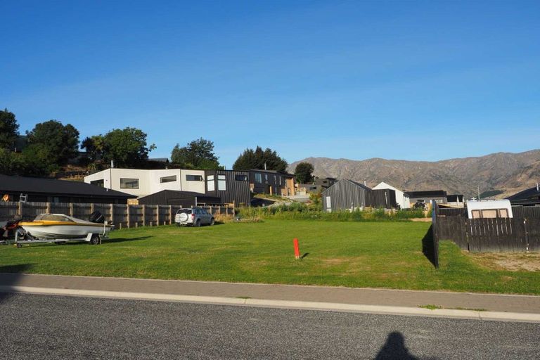 Photo of property in 12 Magpie Place, Lake Hawea, 9382