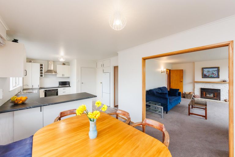 Photo of property in 27 Parkland Crescent, Terrace End, Palmerston North, 4410