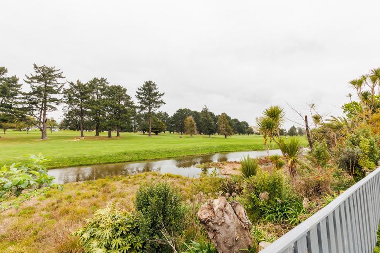 Photo of property in 27 Parkland Crescent, Terrace End, Palmerston North, 4410