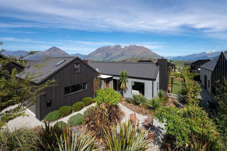Photo of property in 2 Jacks Point Rise, Jacks Point, Queenstown, 9371