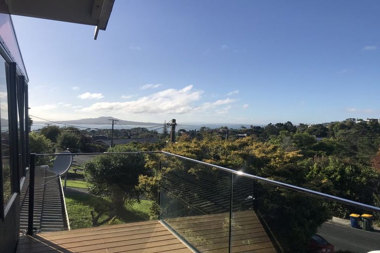 Photo of property in 27 Peter Terrace, Castor Bay, Auckland, 0620