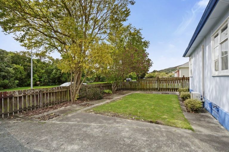 Photo of property in 357 Cambridge Terrace, Naenae, Lower Hutt, 5011