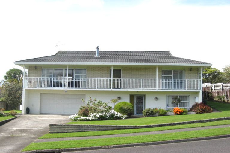 Photo of property in 7 Winstone Place, Highlands Park, New Plymouth, 4312