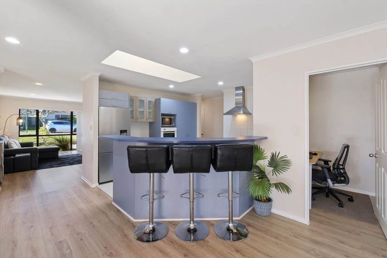 Photo of property in 18 Brittany Drive, Henderson, Auckland, 0612